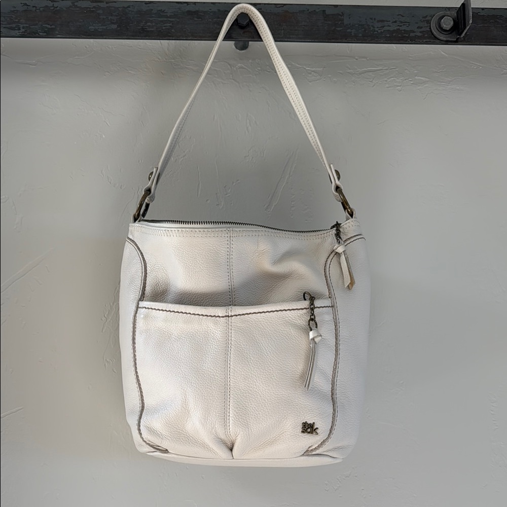 NWOT The Sak Off-White Leather Shoulder Bag.